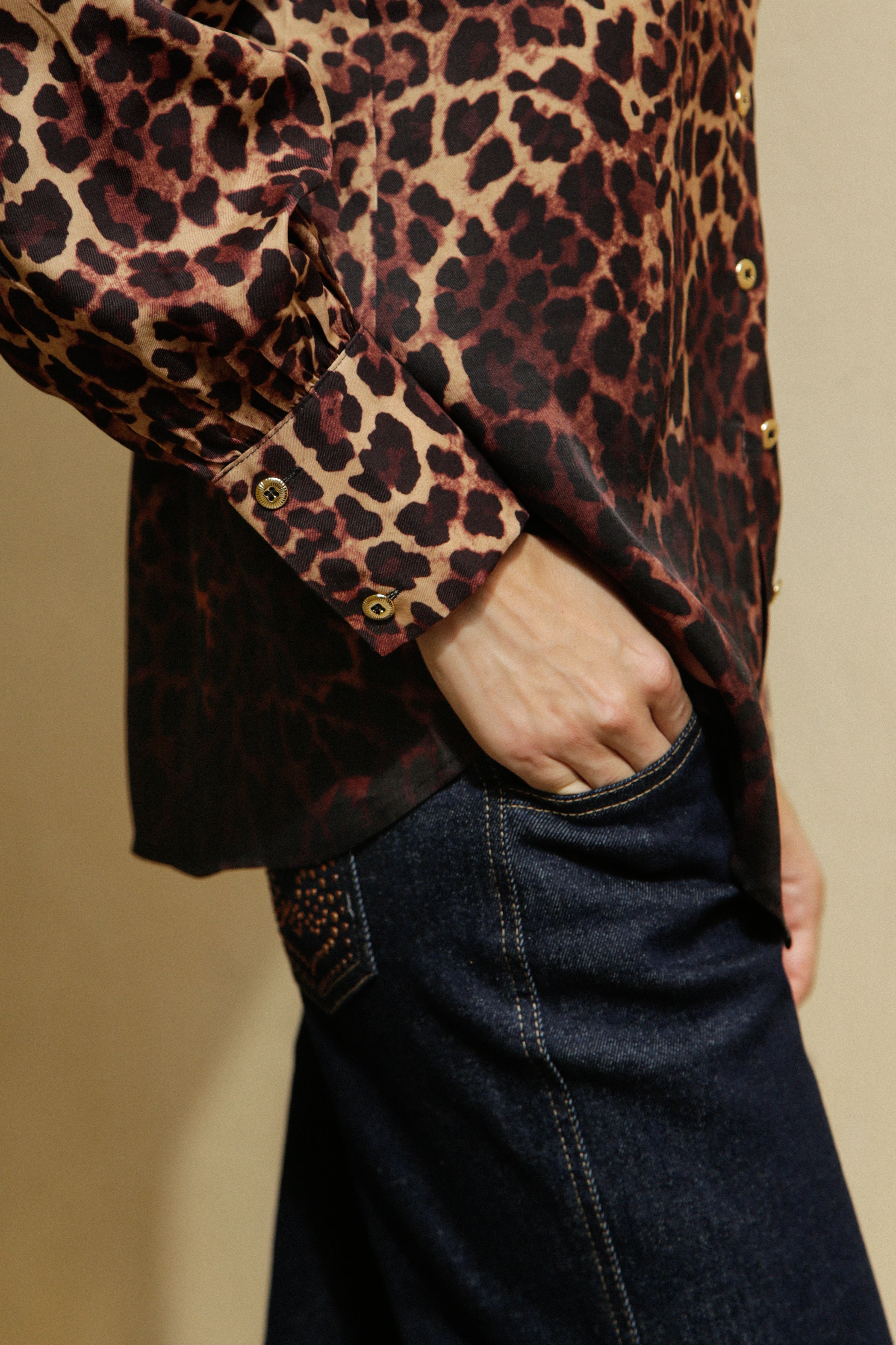 Chemise Aimé en viscose manches longues imprimé léopard Moka