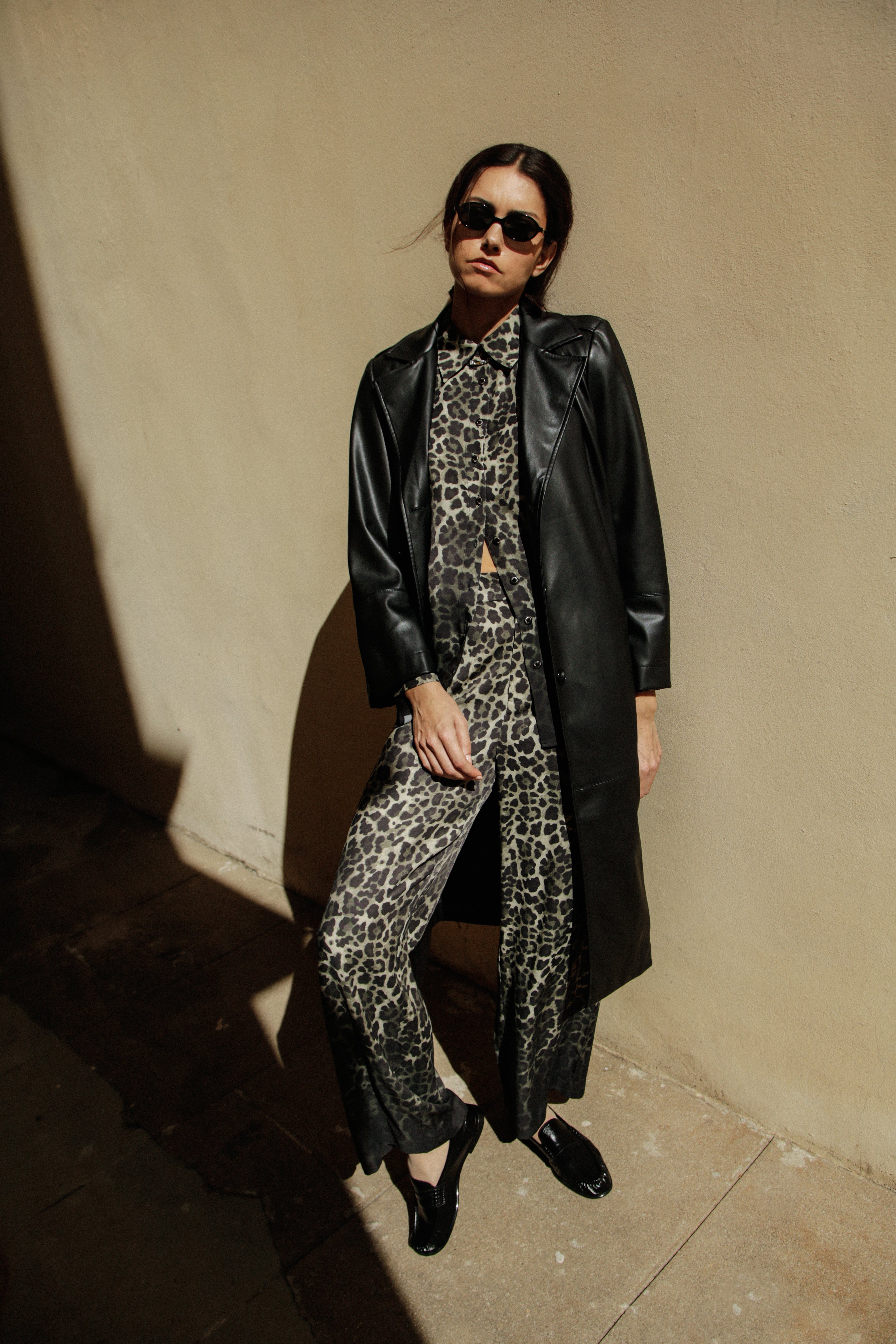 Pantalon Victoire en viscose fluide imprimé léopard Kaki