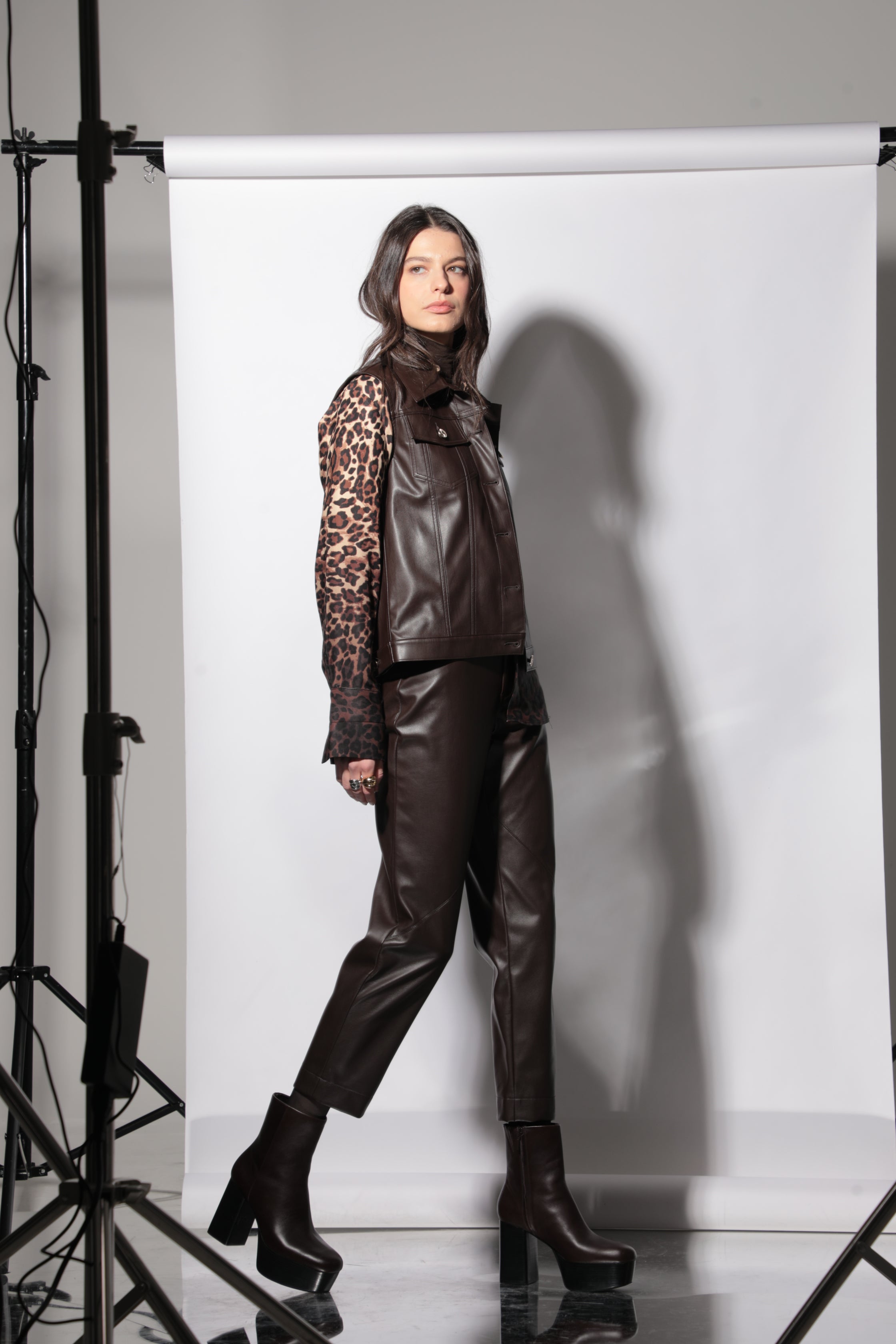 Pantalon Haussmann en cuir vegan Moka