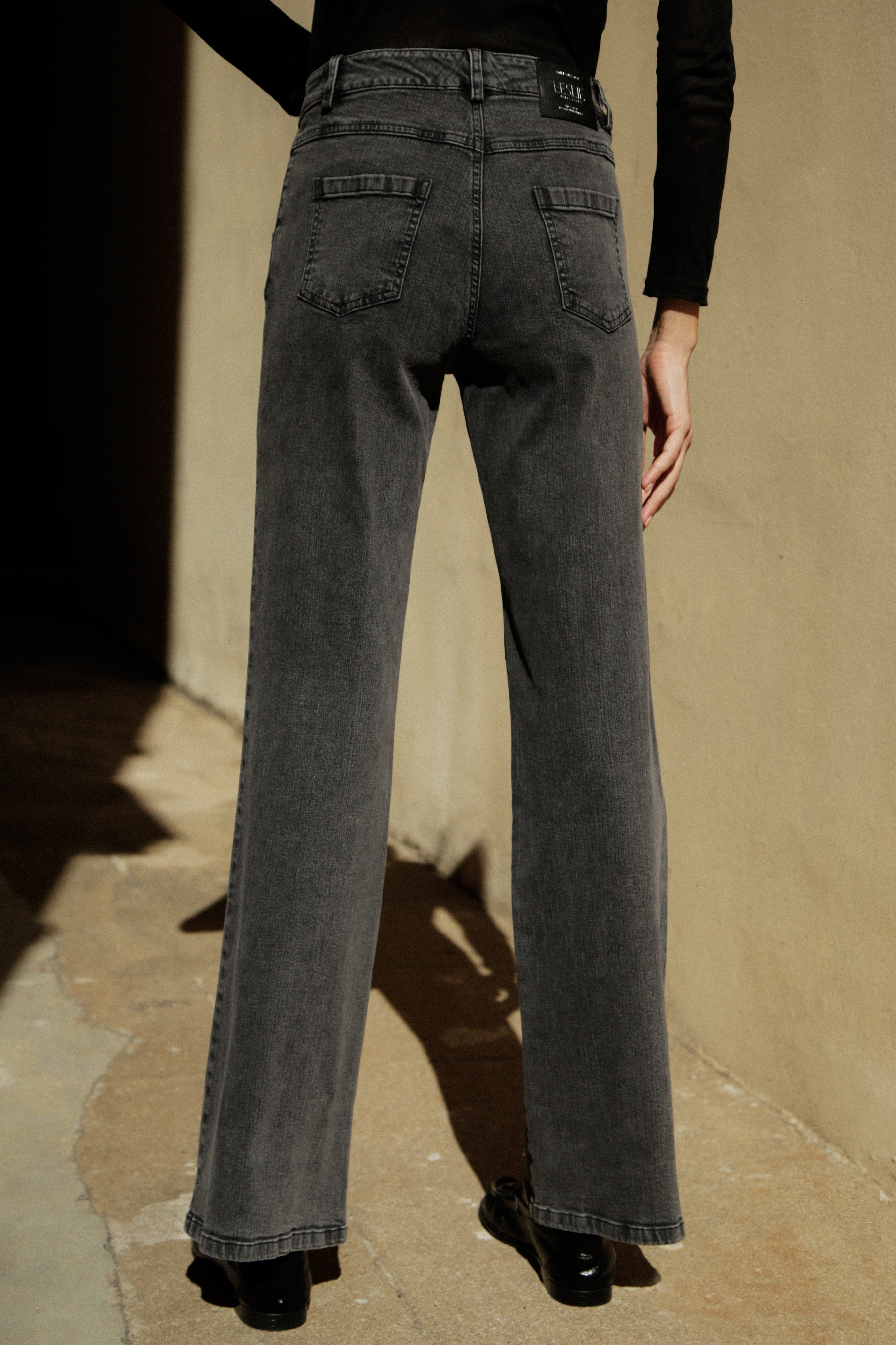 Jean Gabriel en denim gris à clous