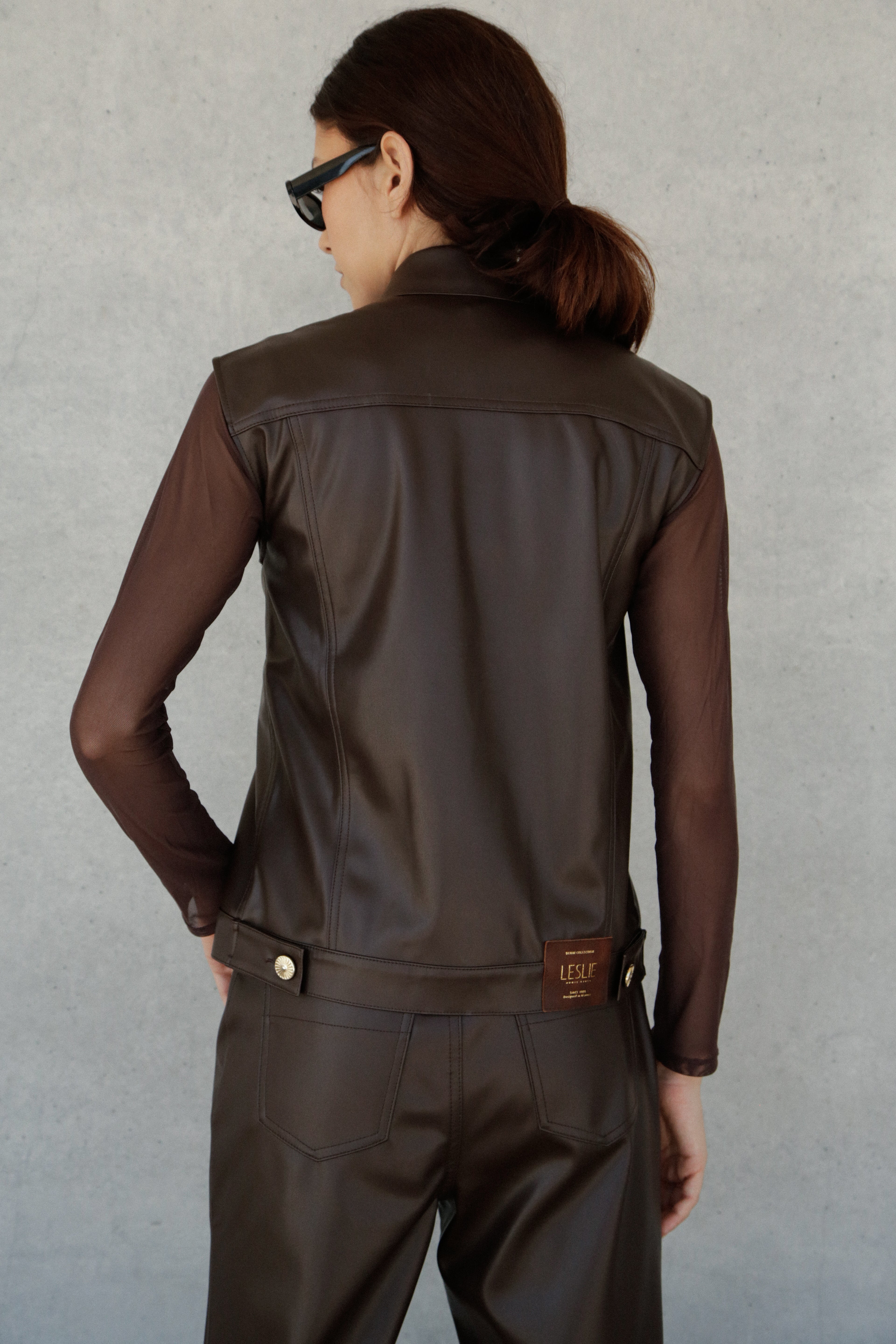 Veste Noa sans manches cuir vegan Moka