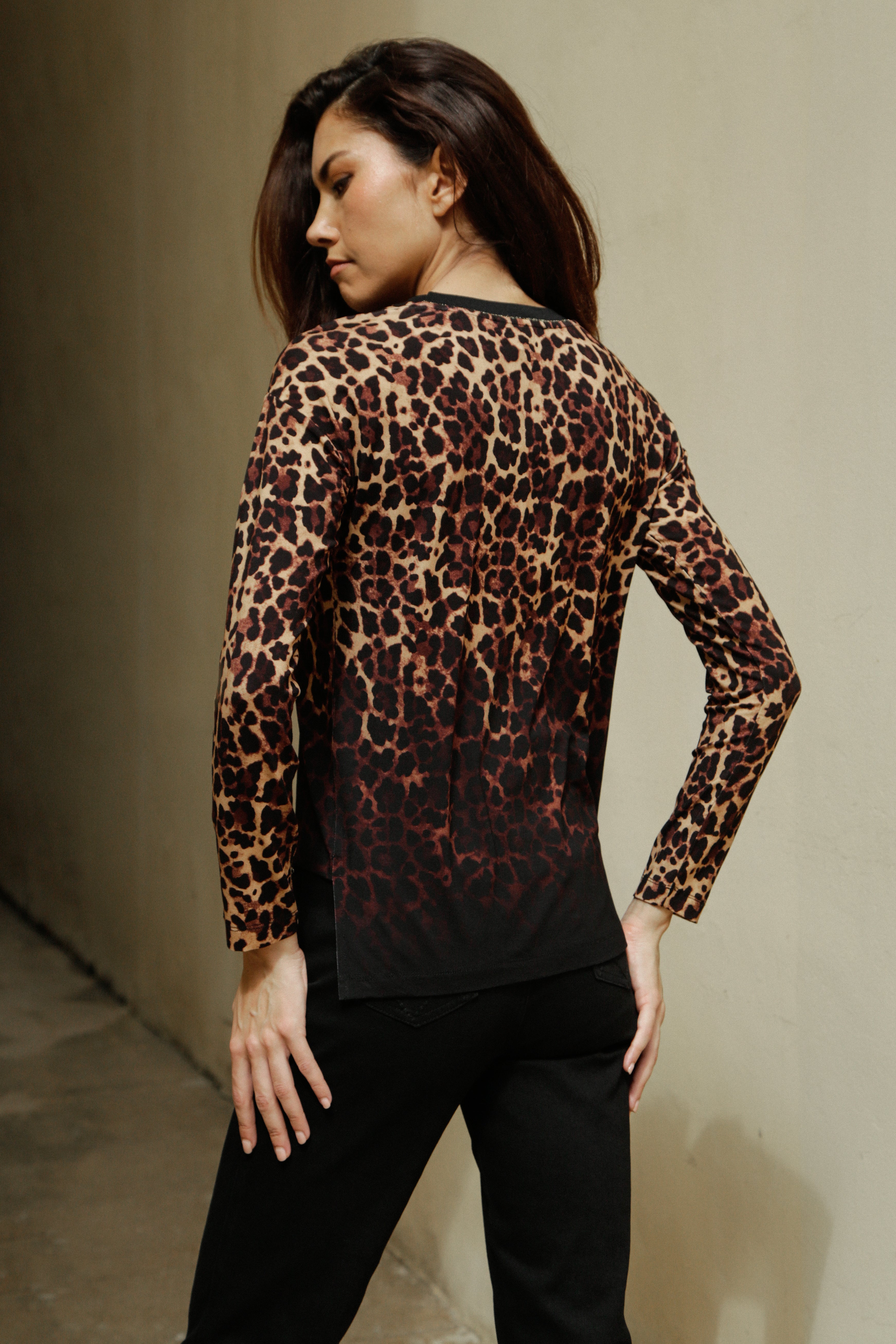 T-shirt Iris manches longues en viscose imprimé léopard Moka